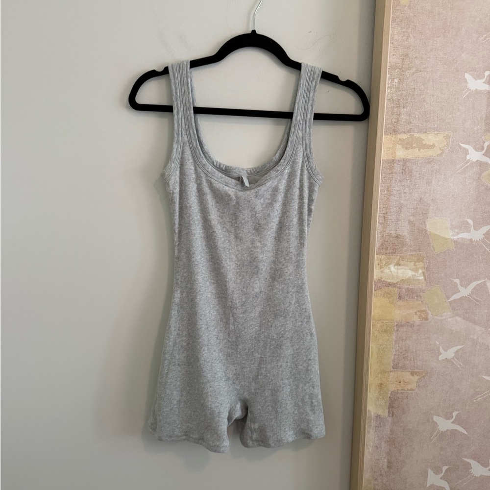 SKIMS Skims Cotton Ribbed Onesie- Light Gray - Picture 3 of 6